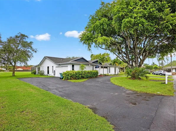 9460 SW 134th St, Miami, FL 33176