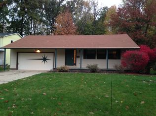 26102 Defoe Dr, North Olmsted, OH