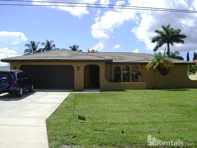 1st image of 2208 SE 10th Ter