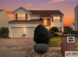 12 Madison Dr, Helmetta, NJ 08828