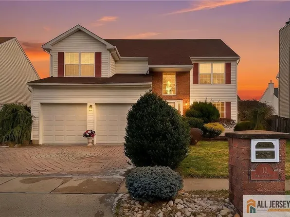 12 Madison Dr, Helmetta, NJ 08828