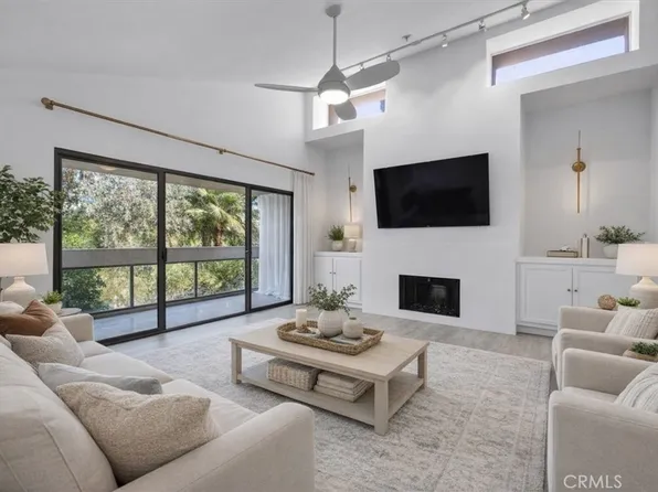 874 N Village Sq, Palm Springs, CA 92262