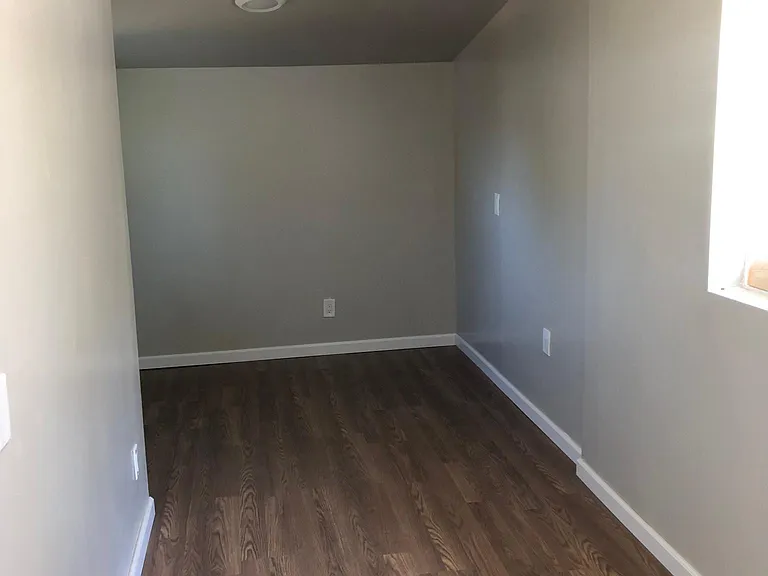 223 E Nevada St — Photo 6