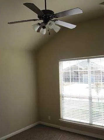 728 Abbeyglen Castle Dr — Photo 13