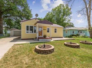 1146 Locke Ave, Waterloo, IA 50702