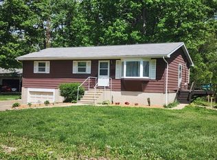 9368 E Nees Ave, Effingham, IL 62401