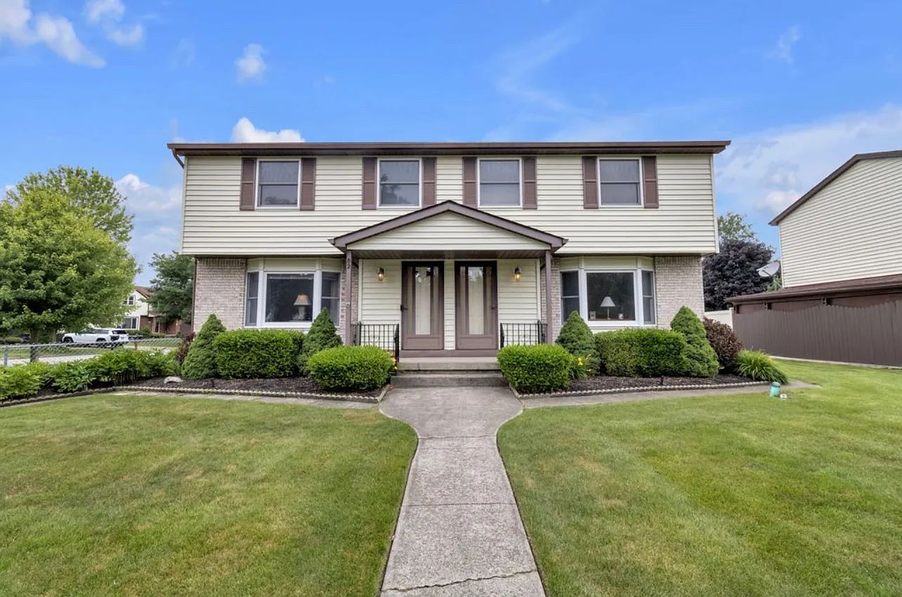 82 Hillpine Rd — Photo 1