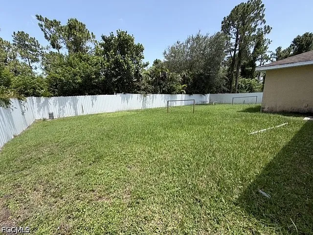 3 bed, 2.0 bath, 1574 sqft, $1,755 — Photo 2