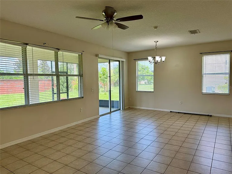 4912 Stone Acres Cir — Photo 5