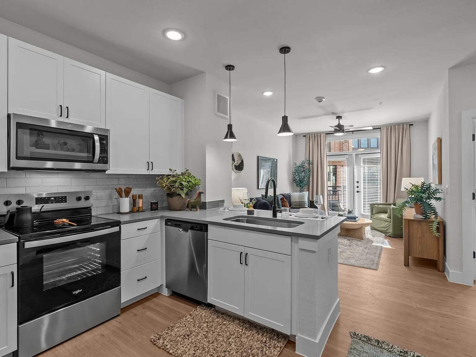 Eastpoint Apartments — Photo 3