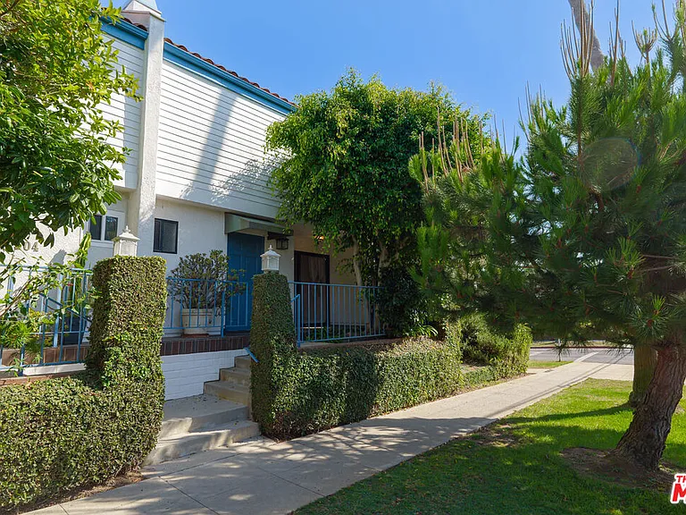 1502 Idaho Ave — Photo 1