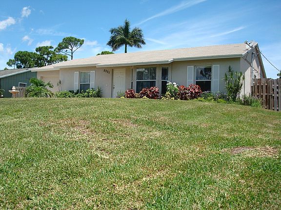 Great yard, front & back