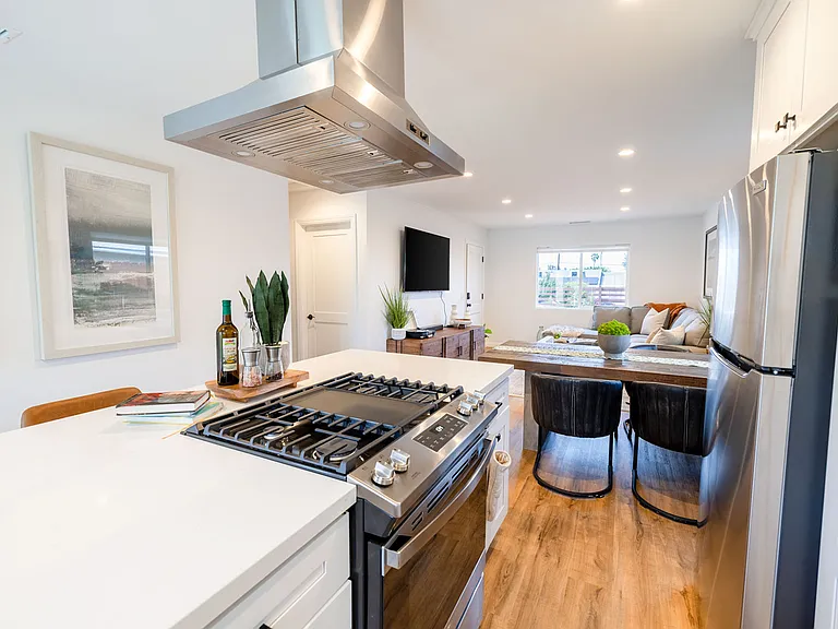 727 W 11th Ave — Photo 11