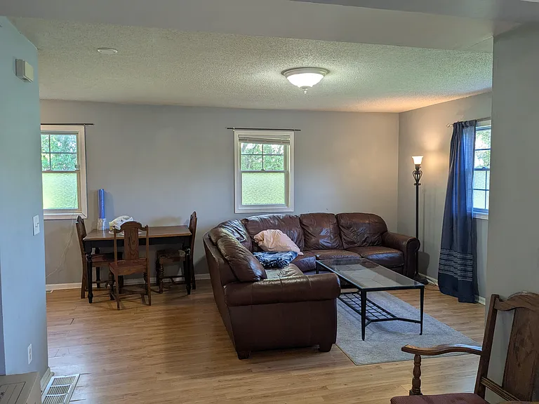 601 Broadway Ave — Photo 6