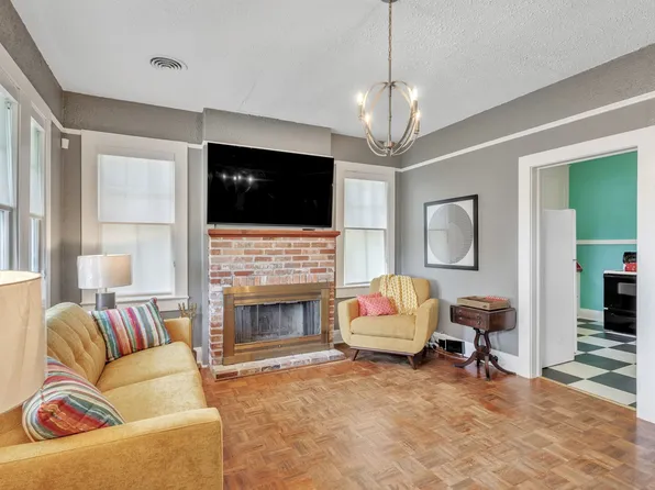 (undisclosed Address), Gonzales, LA 70737