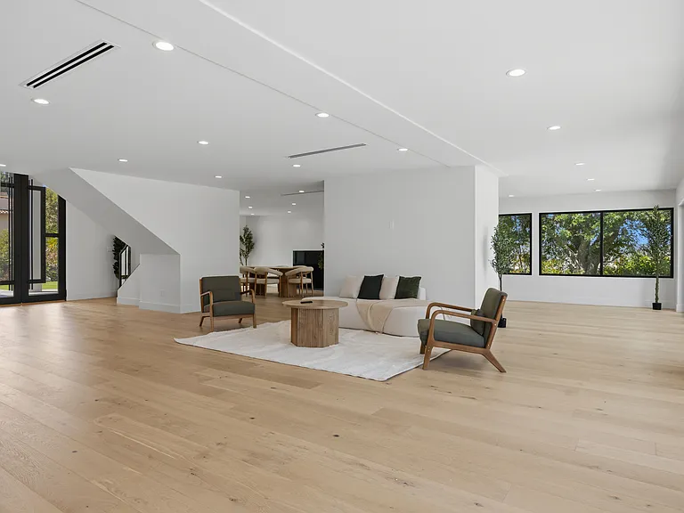 18101 Green Meadow Dr — Photo 32