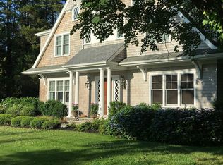 348 Rumstick Rd, Barrington, RI 02806