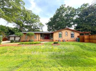 5745 Riviere Dr, Charlotte, NC 28211