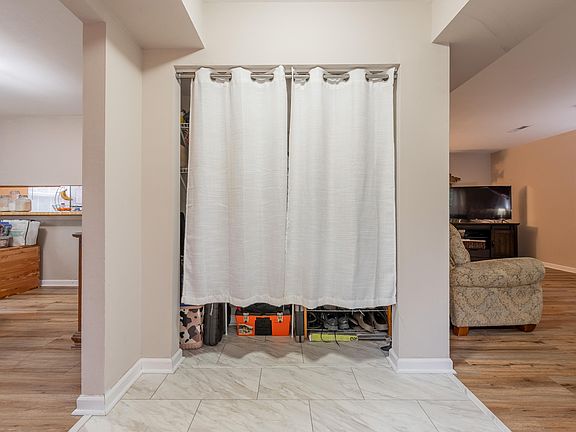 4th image of 321 Charles St