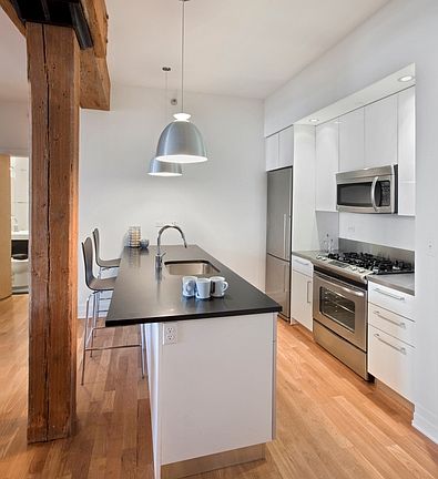 4th image of 25 Washington St APT 1D