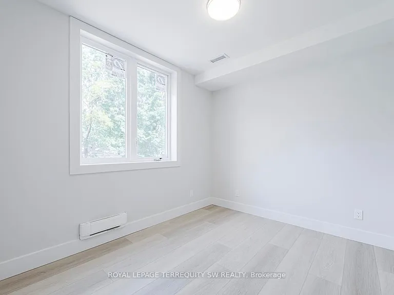 145 Clapperton St #204 — Photo 42