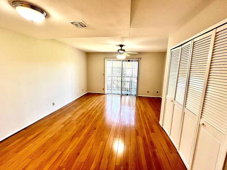 Open concept living & dining room