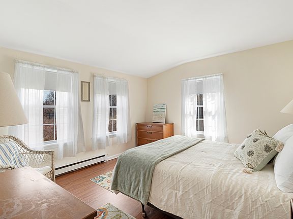 5th image of 34A Sag Harbor Tpke
