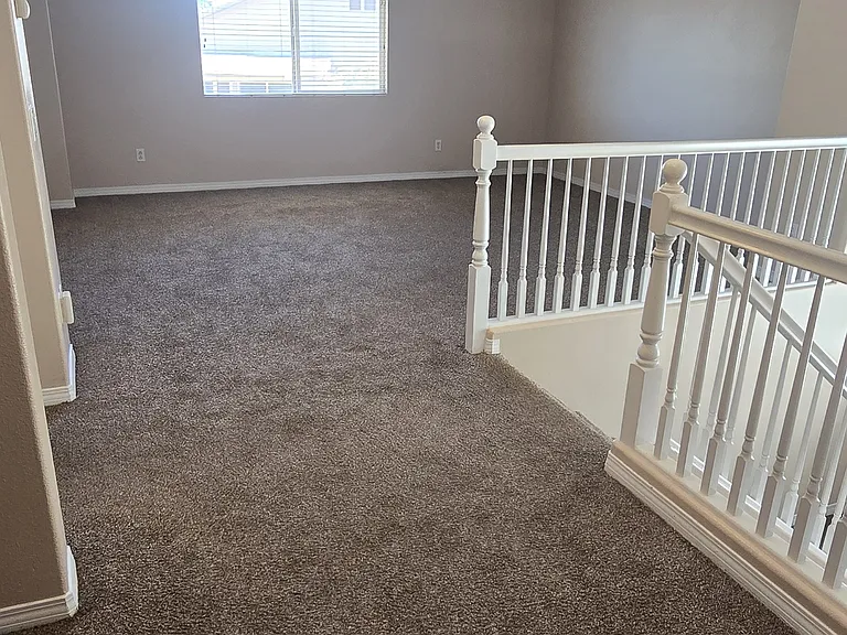 8225 Buchanan Ct — Photo 6