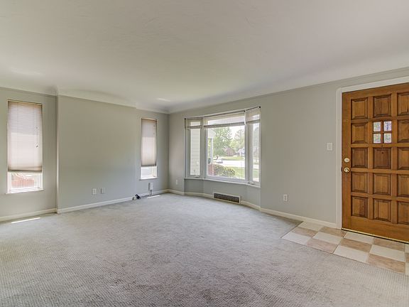 4th image of 4917 S Park Dr
