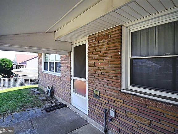 4th image of 2903 Windsor Dr