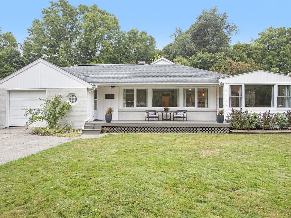 1st image of 502 N Dr W