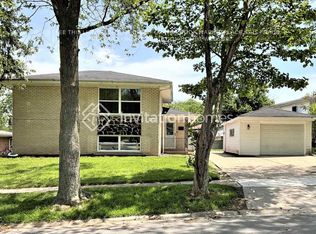 16405 George Dr, Oak Forest, IL 60452