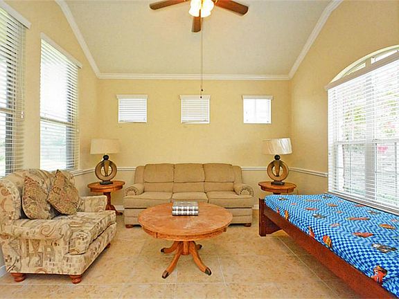 3rd image of 6607 Tarver Ct