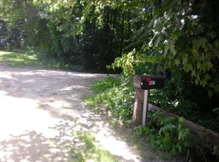 467 W Elm Rd, Freeport, IL 61032