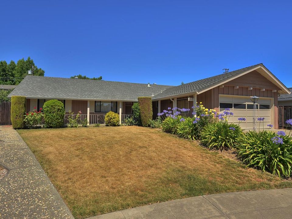 1st image of 917 Oakdell Pl