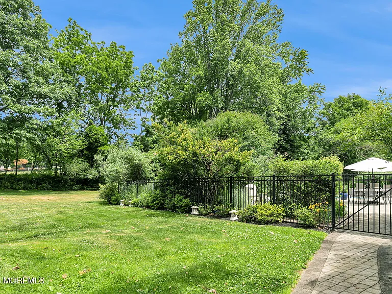 16 Bingham Hill Cir — Photo 34