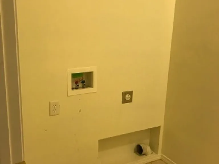 555 Parkwood Dr — Photo 11