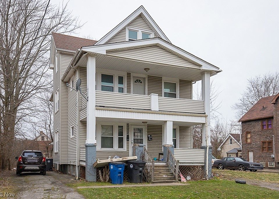 2nd image of 3002 E 130th St
