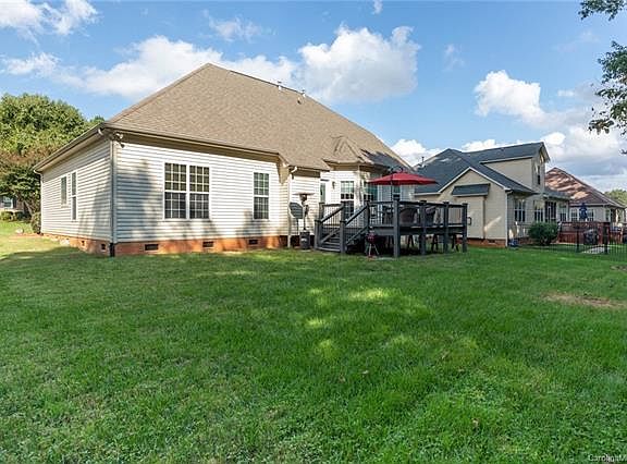 3rd image of 1601 Essex Hall Dr