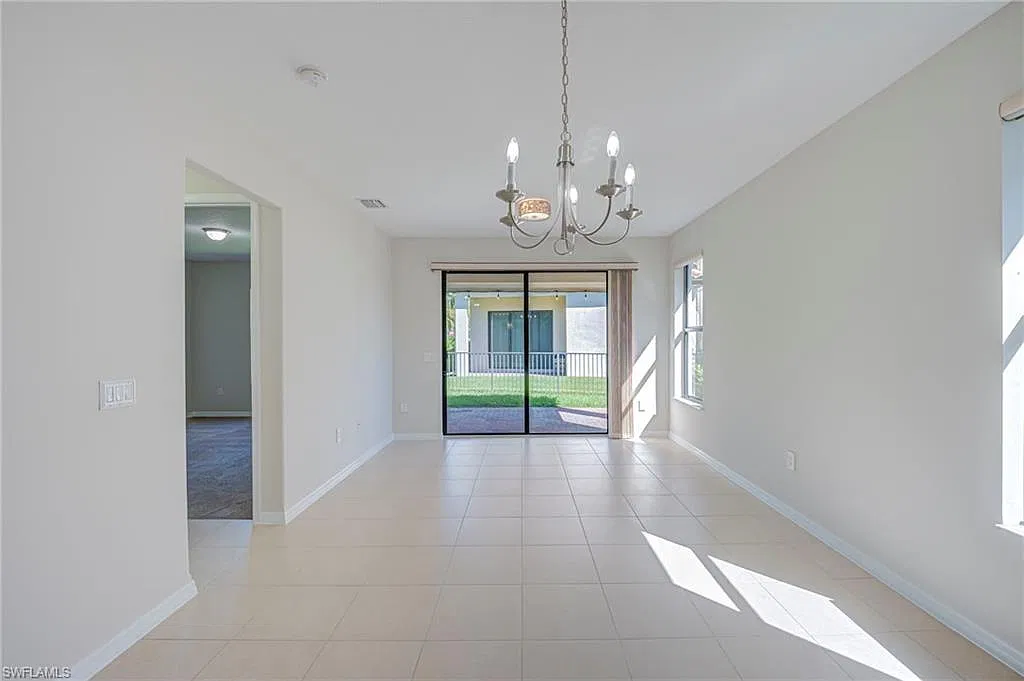 2 bed, 2.0 bath, 1366 sqft, $2,000 — Photo 3