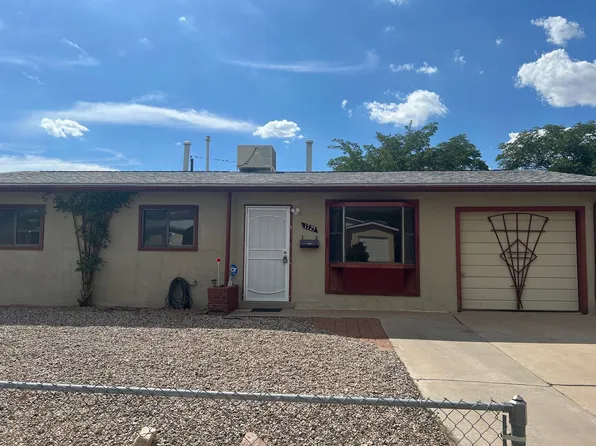 1725 Shirley St NE, Albuquerque, NM 87112