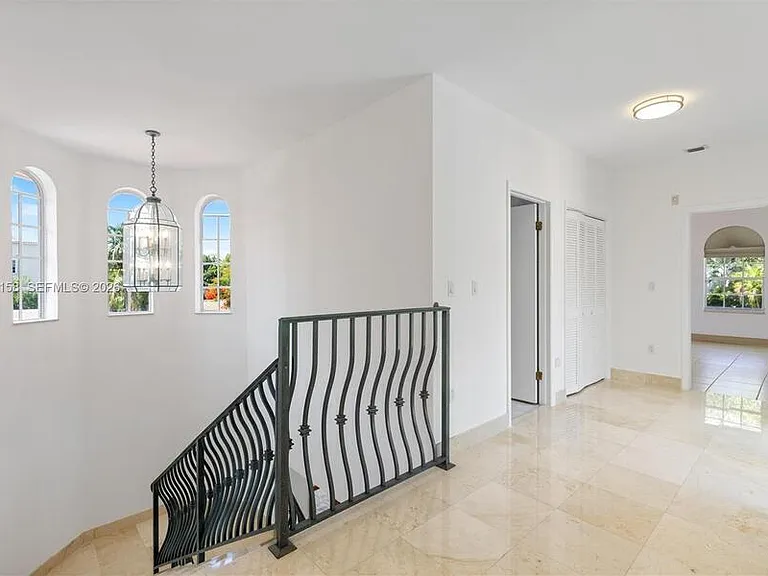 145 W Sunrise Ave — Photo 18
