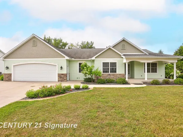 9983 Garner Ln, Freeland, MI 48623