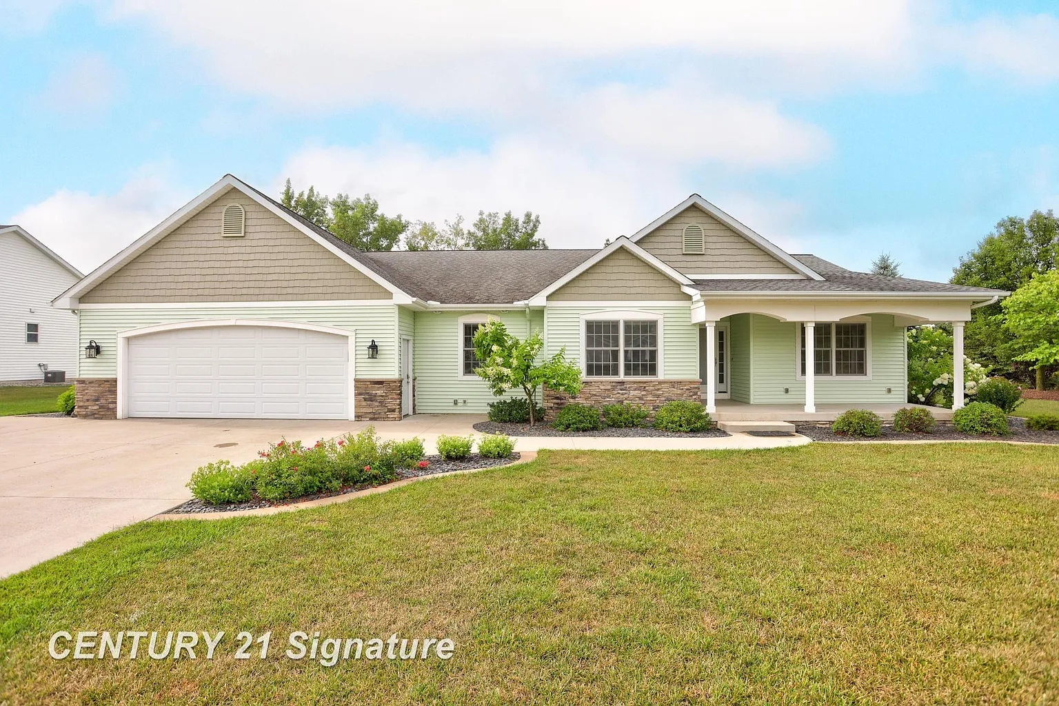 9983 Garner Ln photo 1