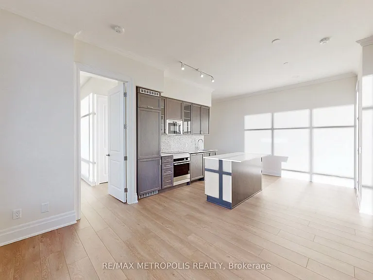 9075 Jane St #Penthouse 08 — Photo 7