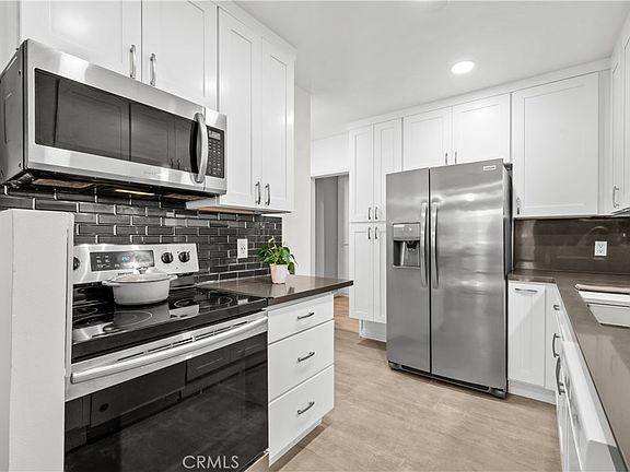 4th image of 333 Junipero Ave APT 1C