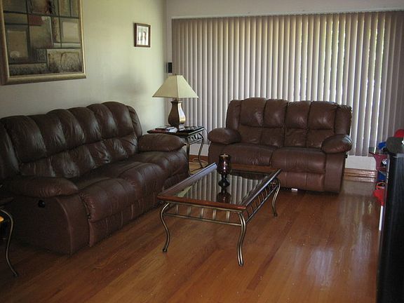 2nd image of 2933 Dora St