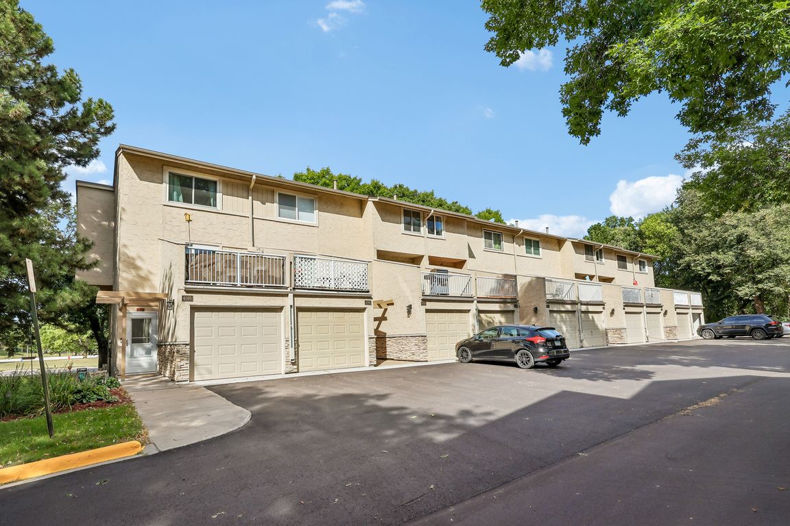 Meadowlark Ln-S1309-001.jpg