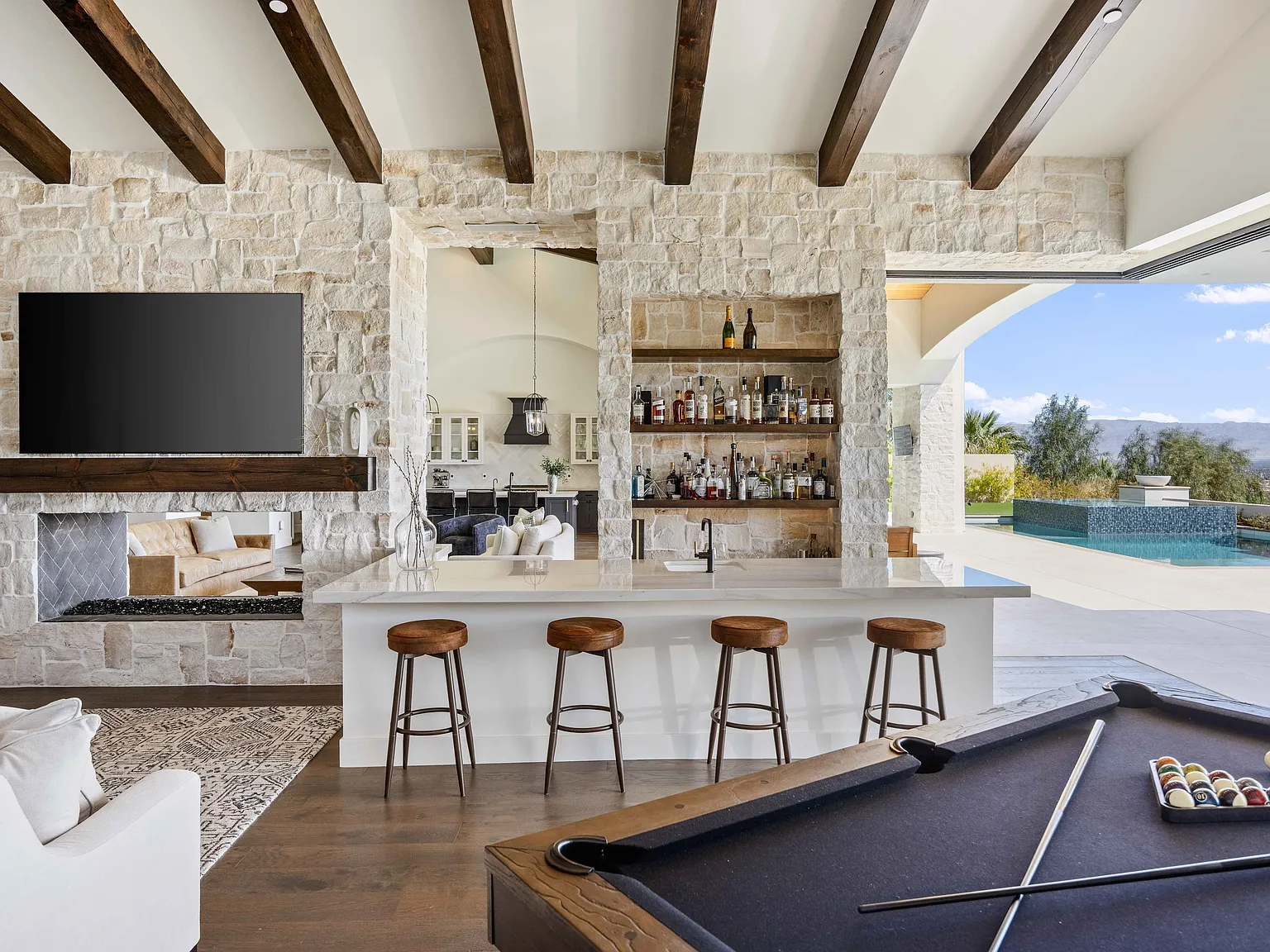 5 bed, 6500 sqft, $14,000 — Photo 4