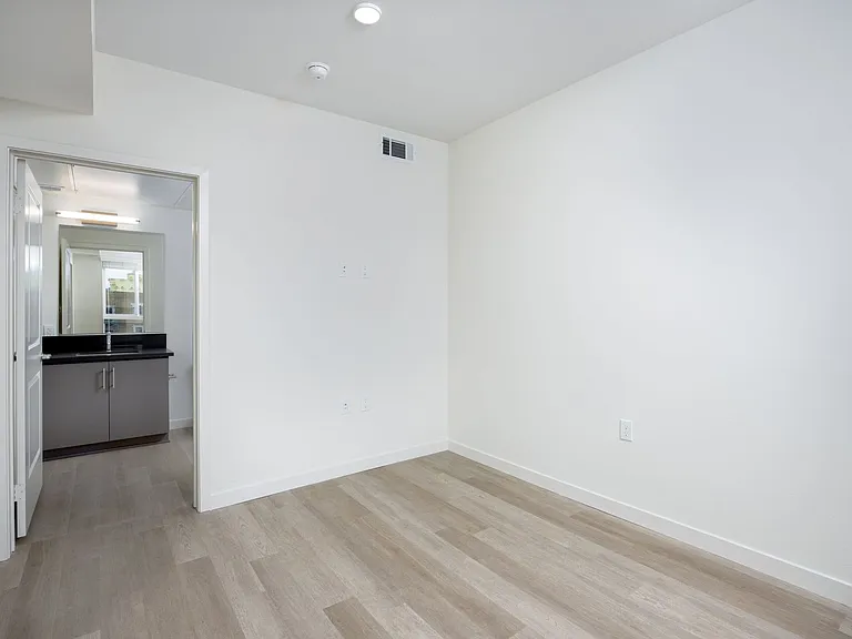 3533 Chesapeake Ave in Gateway — Photo 10